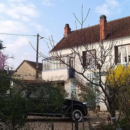 Les Noyers Monestois Entre Cher Et Canal De Berry Mennetou-sur-Cher Exterior foto