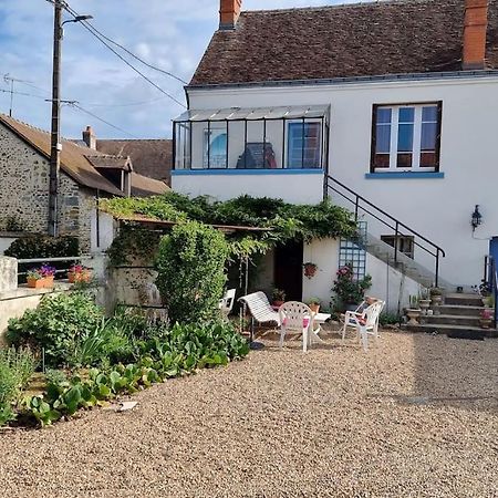 Les Noyers Monestois Entre Cher Et Canal De Berry Mennetou-sur-Cher Exterior foto