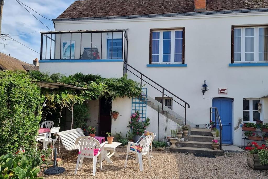 Les Noyers Monestois Entre Cher Et Canal De Berry Mennetou-sur-Cher Exterior foto