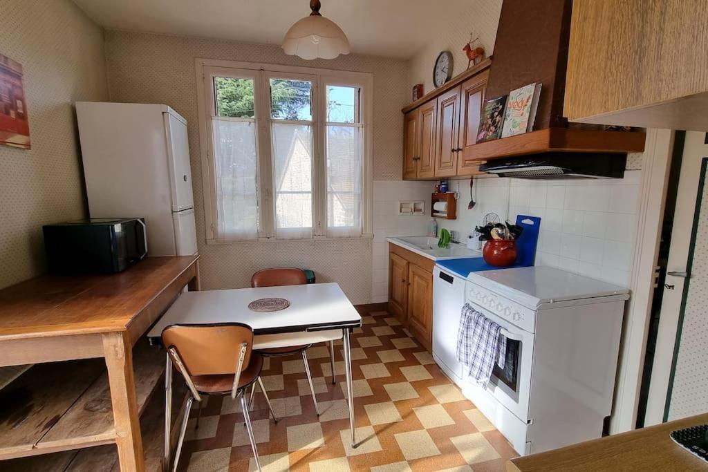 Les Noyers Monestois Entre Cher Et Canal De Berry Mennetou-sur-Cher Exterior foto